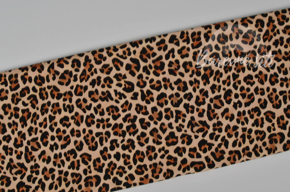 Úplet, Krémový leopard (E)