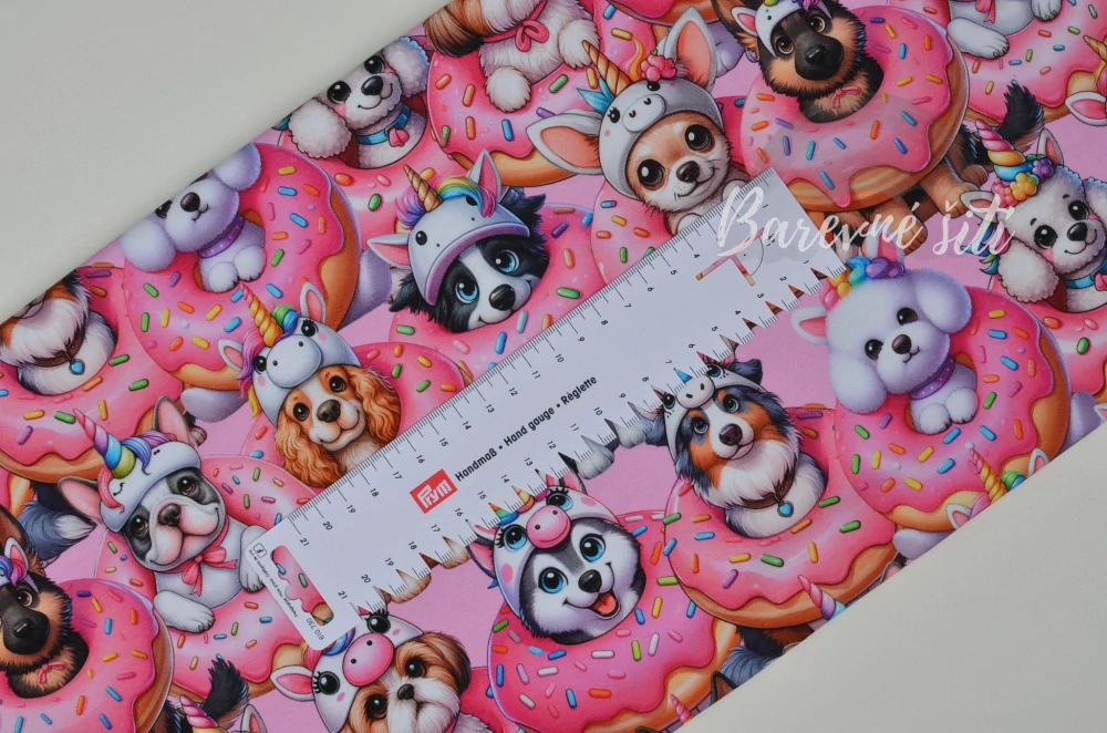 Úplet, Růžové donuty a pejsci (E)