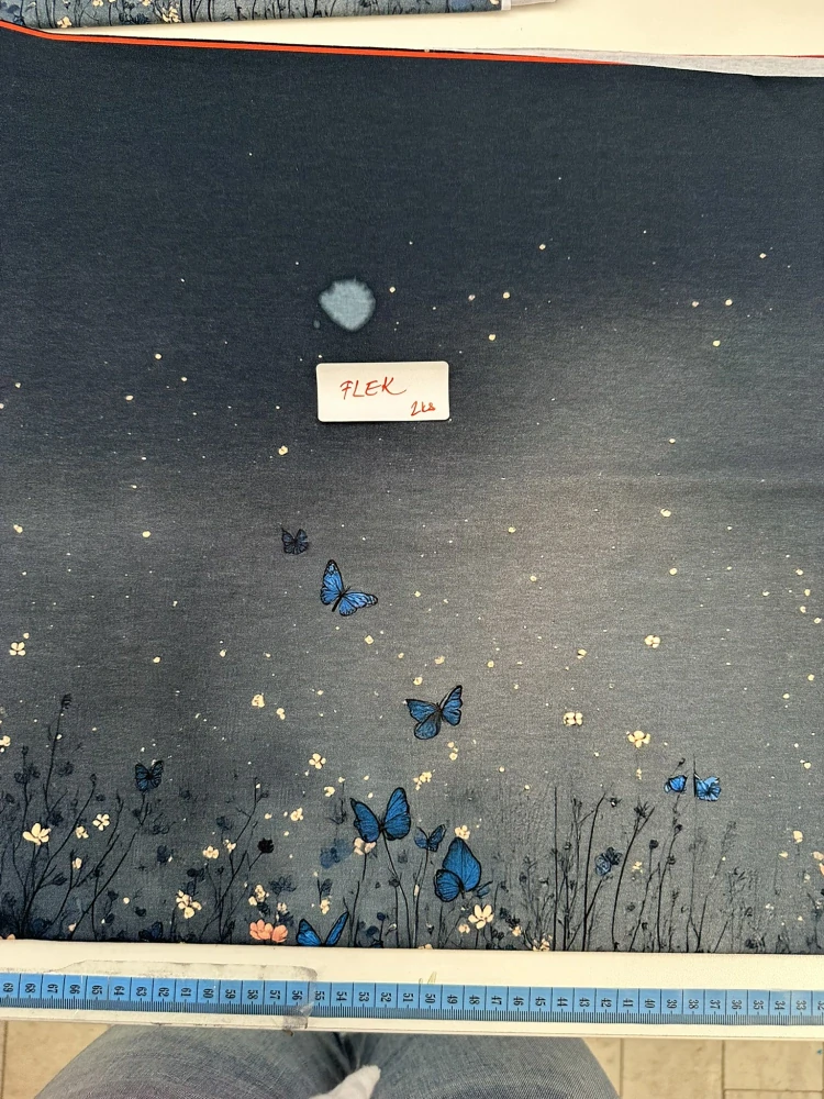 Úplet, Motýlí dívka, panel (E) II. jakost - flek, vrch