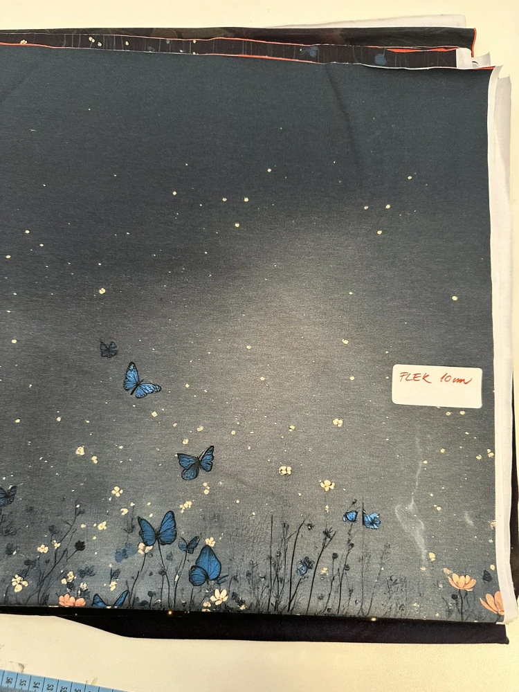 Úplet, Motýlí dívka, panel (E) II. jakost - čára u p.o.