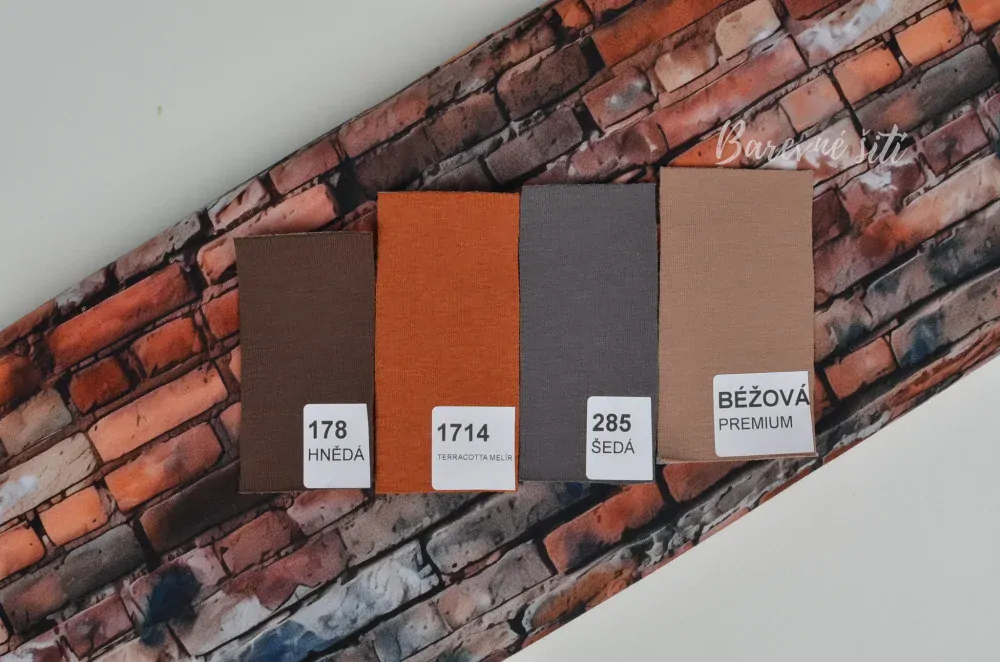 Úplet, Cihlová zeď (E)